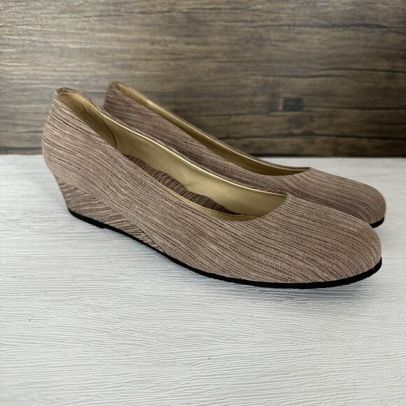 French Sole FS/NY Women Size 7.5 Metallic Taupe Pinstripe Gumdrop Wedge Italy - Picture 1 of 11